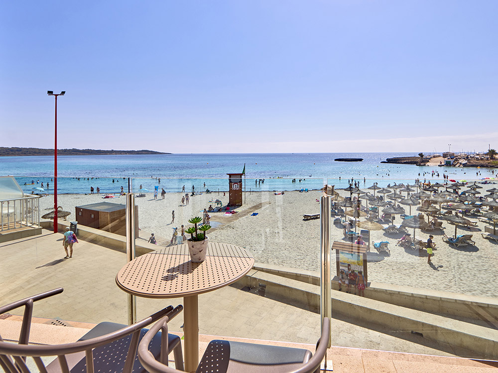 Camera superior vista mare frontale Camera superior vista mare frontale universal hotel perla