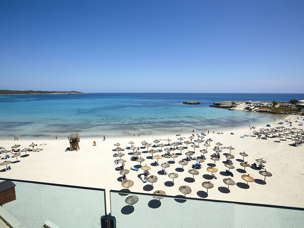 Camera superior vista mare frontale Camera superior vista mare frontale universal hotel perla