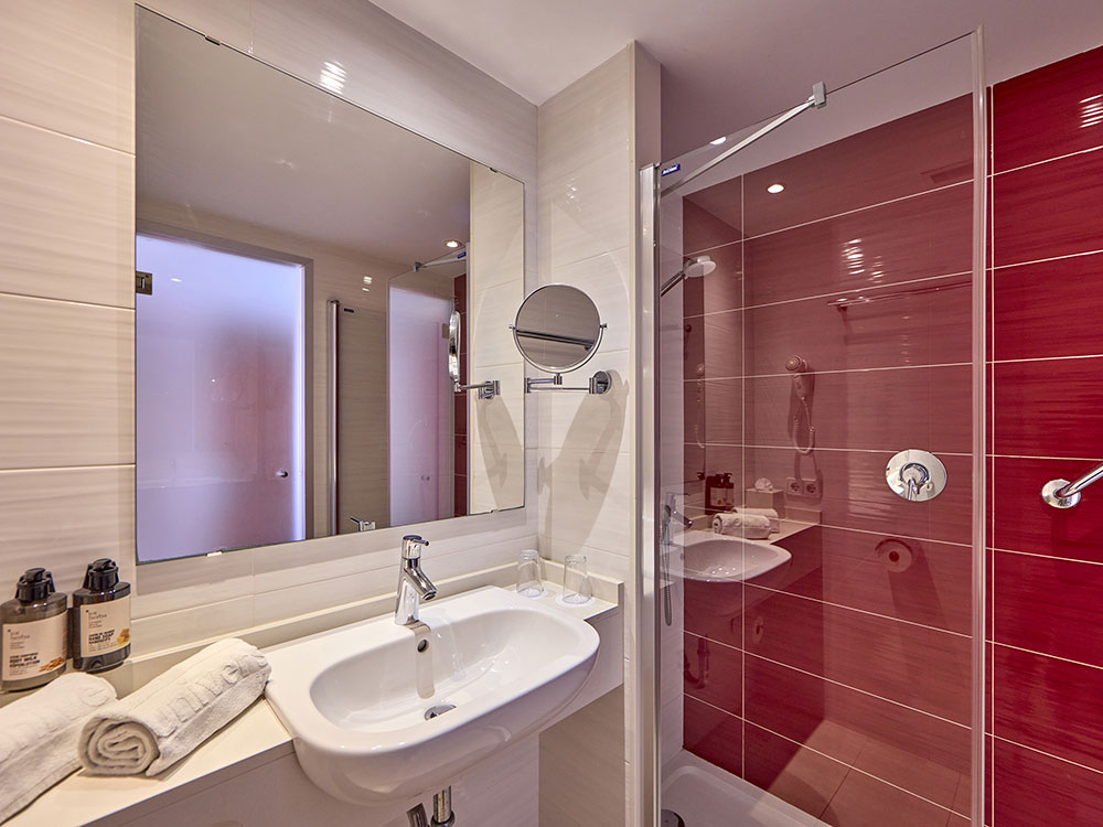 Camera vista mare laterale Camera vista mare laterale universal hotel perla