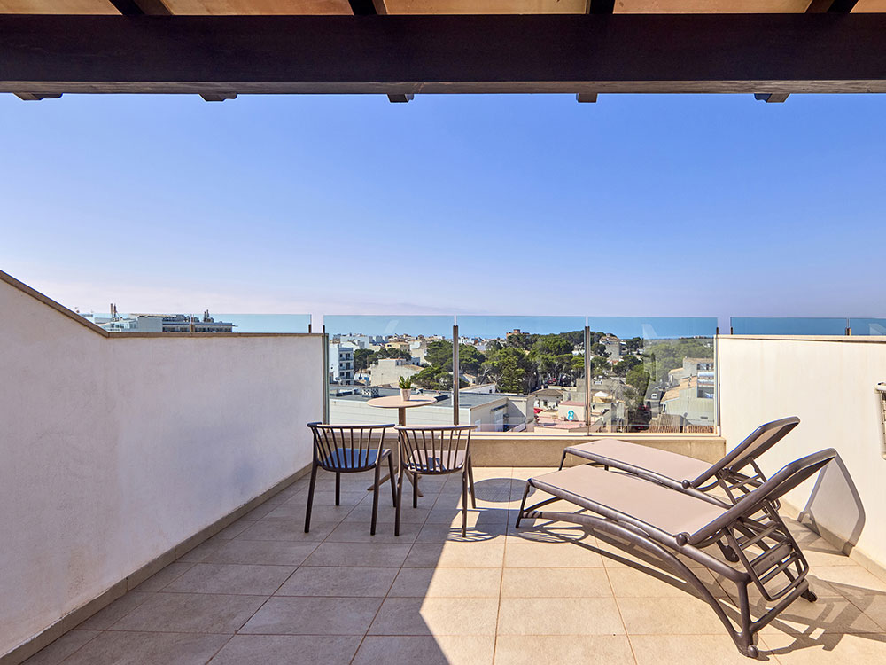 Camera vista mare con terrazza Camera vista mare con terrazza universal hotel perla