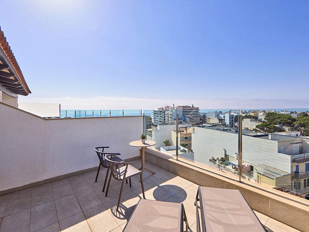 Camera vista mare con terrazza Camera vista mare con terrazza universal hotel perla