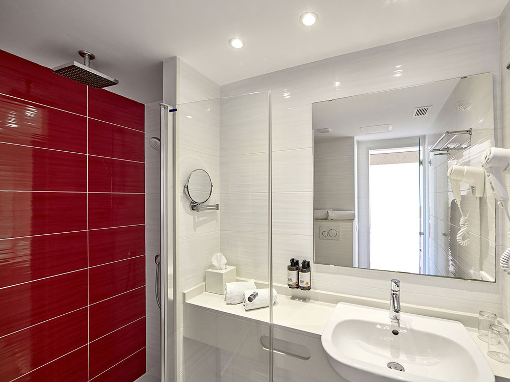 Camera vista mare con terrazza Camera vista mare con terrazza universal hotel perla