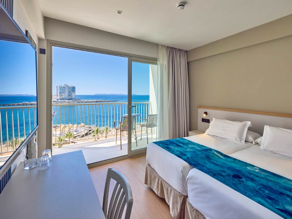 Camera vista mare ultimo piano universal hotel romantica