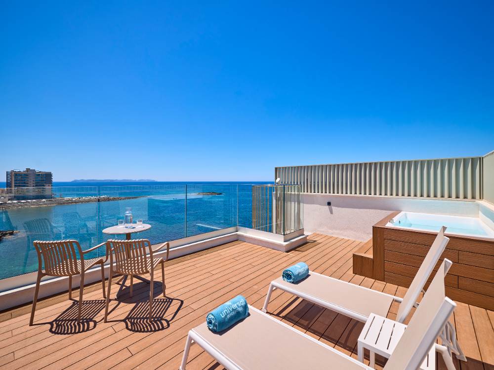 Suite vista mare frontale universal hotel romantica