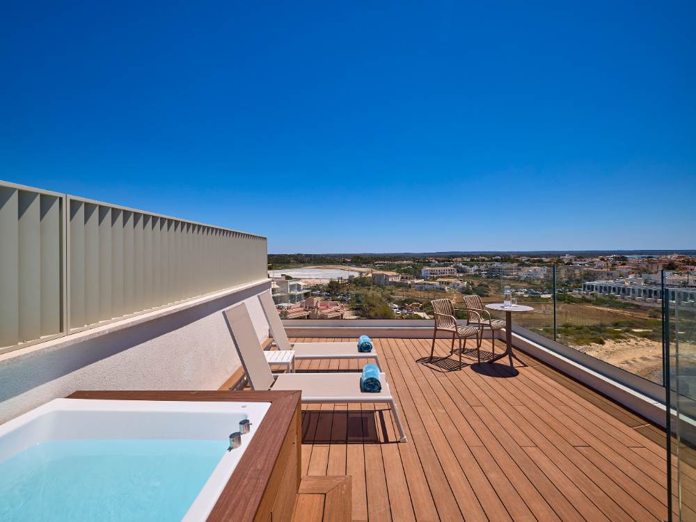 Suite vista mare frontale universal hotel romantica