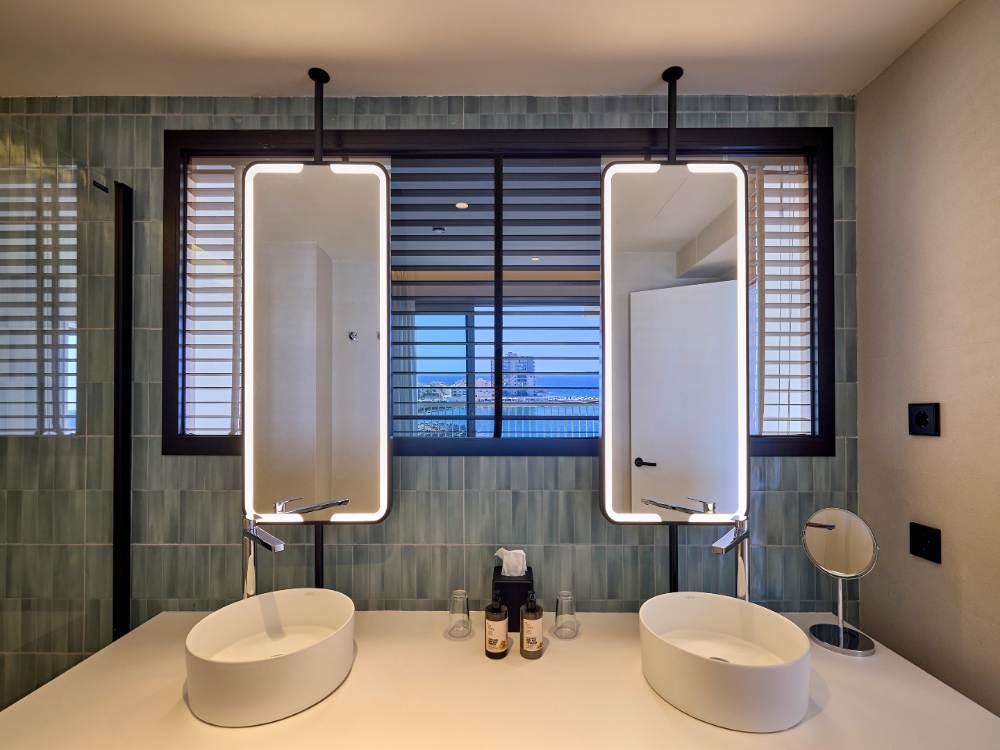 Suite vista mare frontale universal hotel romantica