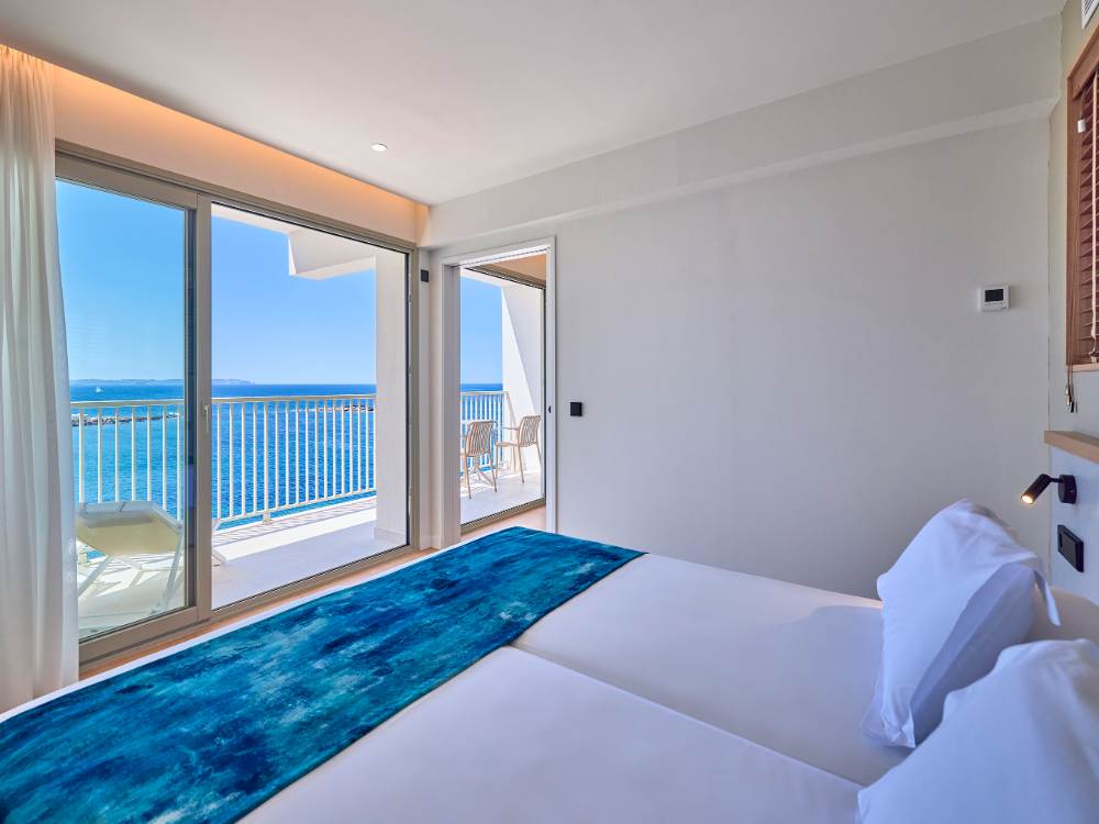 Suite vista mare frontale universal hotel romantica