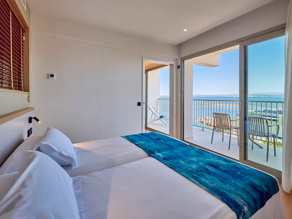 Suite vista mare frontale universal hotel romantica