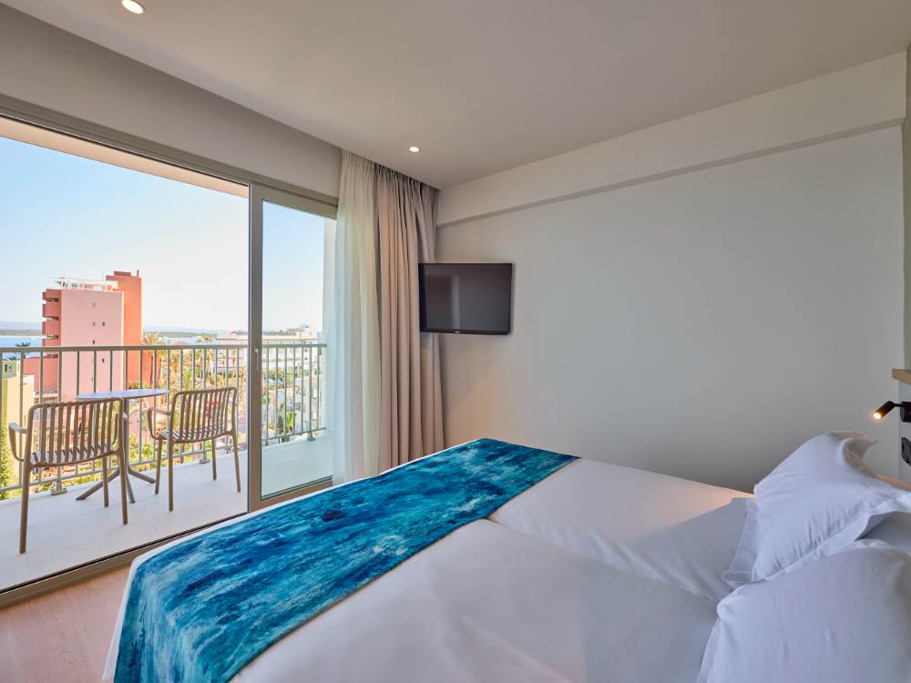 Suite vista mare frontale universal hotel romantica