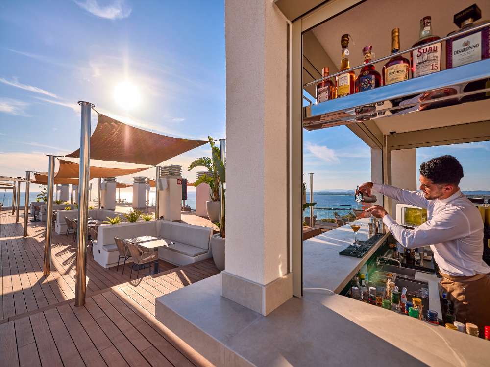 sky bar servicio sky bar universal hotel romantica