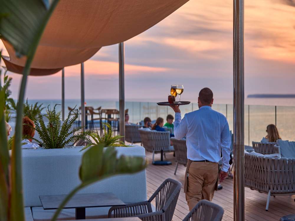 sky bar servicio sky bar universal hotel romantica