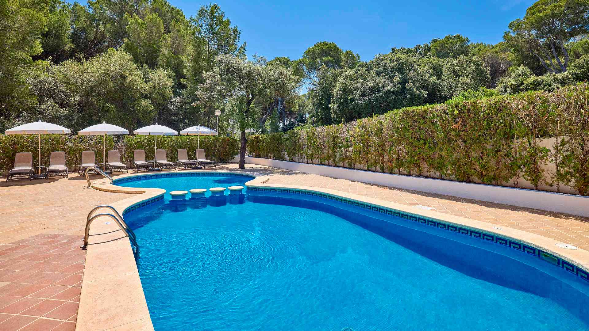 serviceleistungen universal apartamentos laguna garden serviceleistungen universal apartamentos canyamel garden universal beach hotels