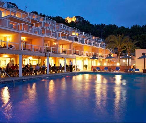 Abendessen  aparthotel don camilo universal beach hotels