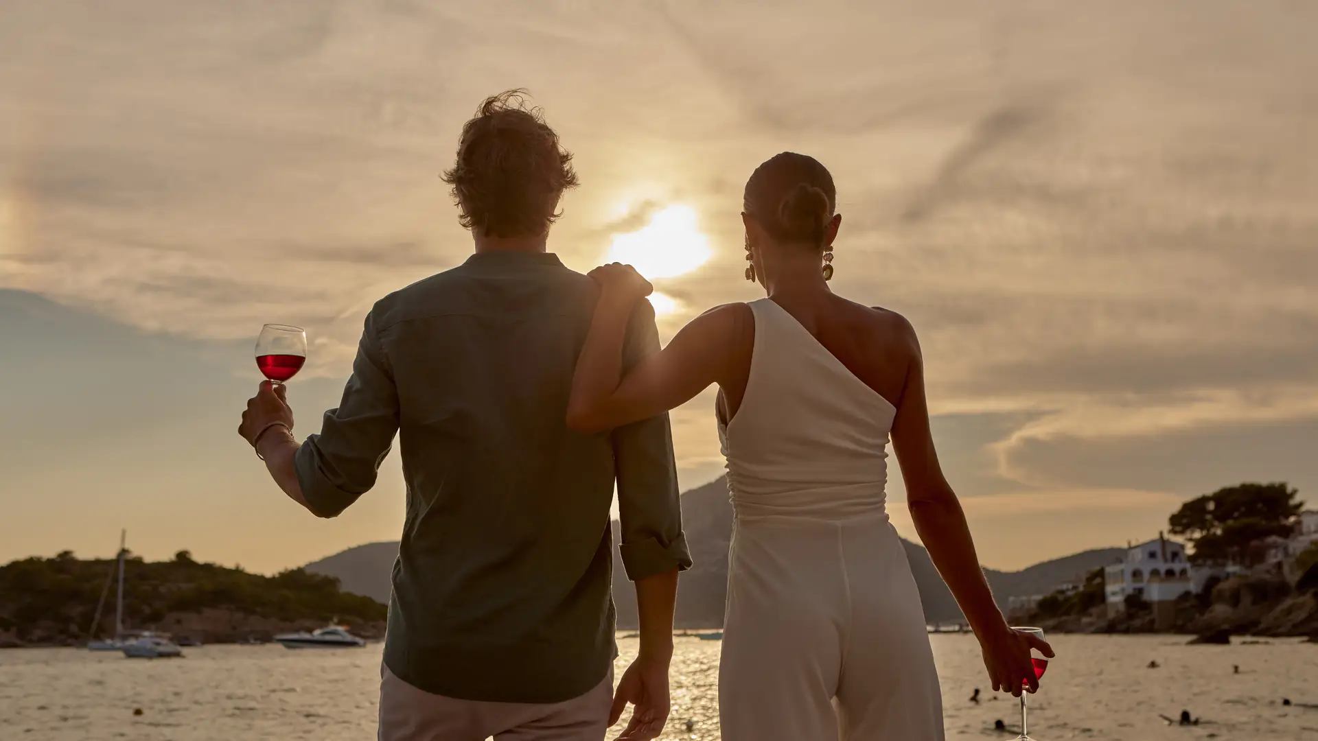 blue monday  offer universal beach hotels