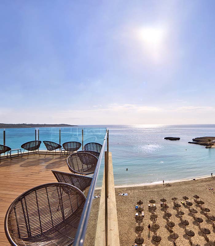 universal hotel perla