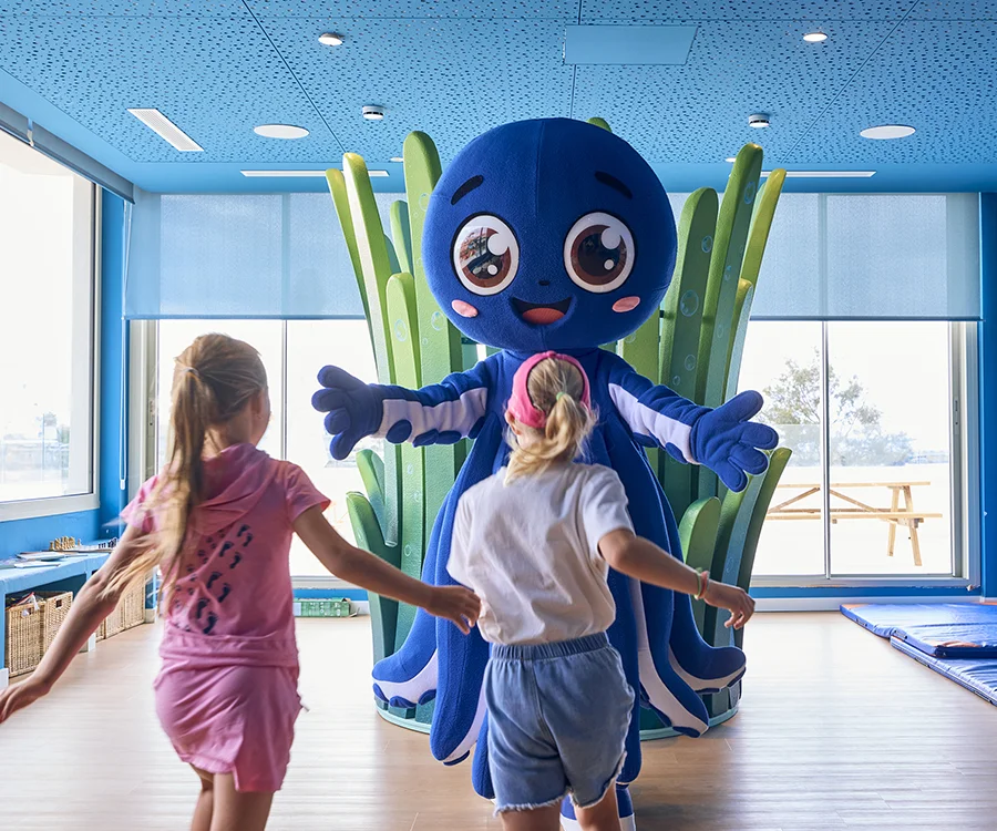 mascota pop con niños