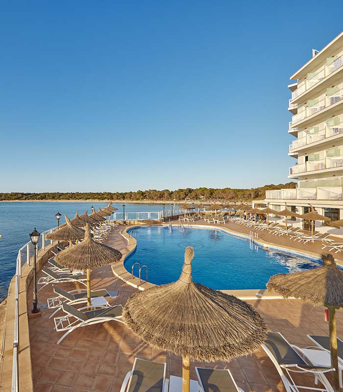 universal hotel marques