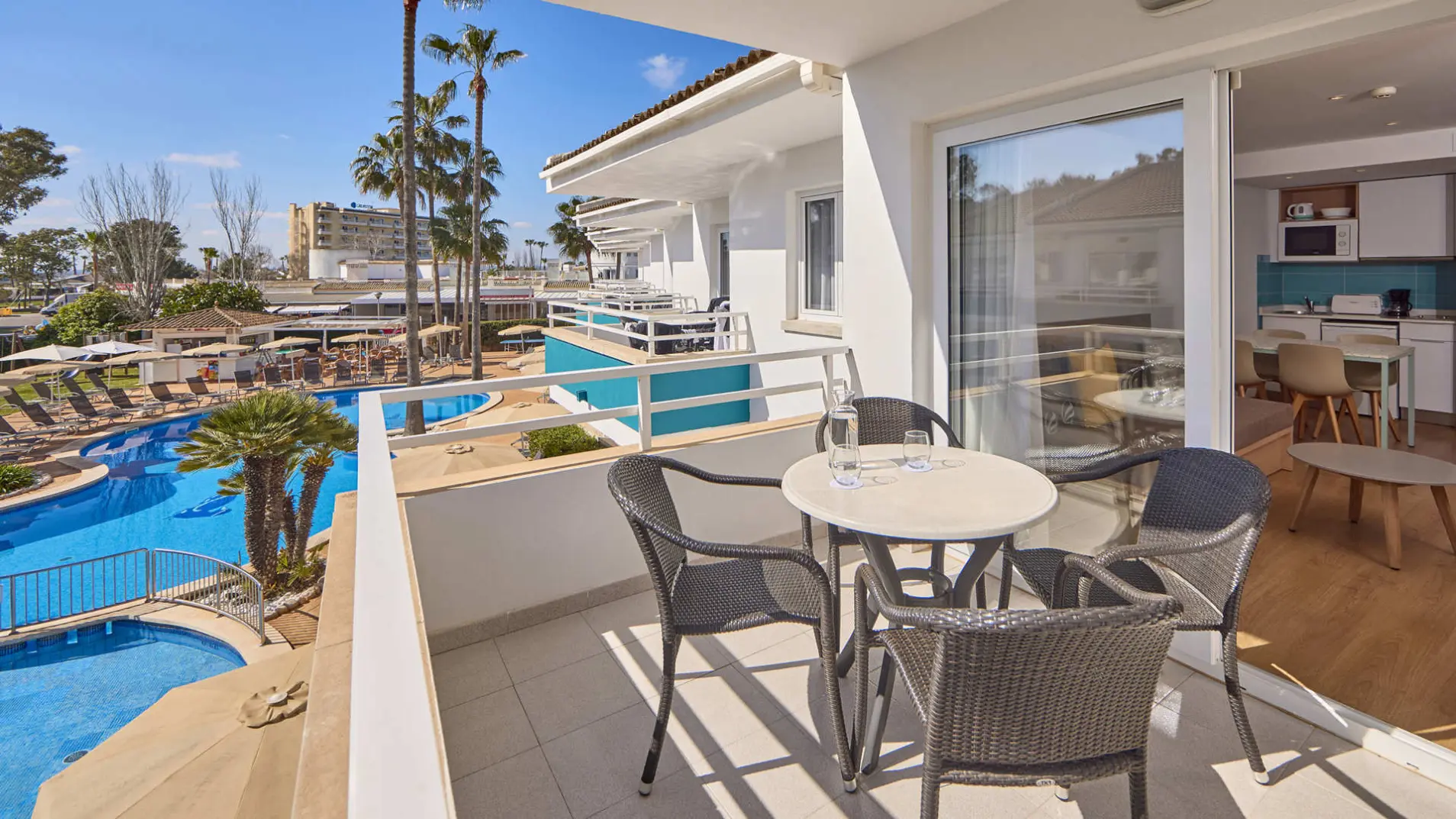 Appartamenti e monolocali universal aparthotel elisa universal beach hotels