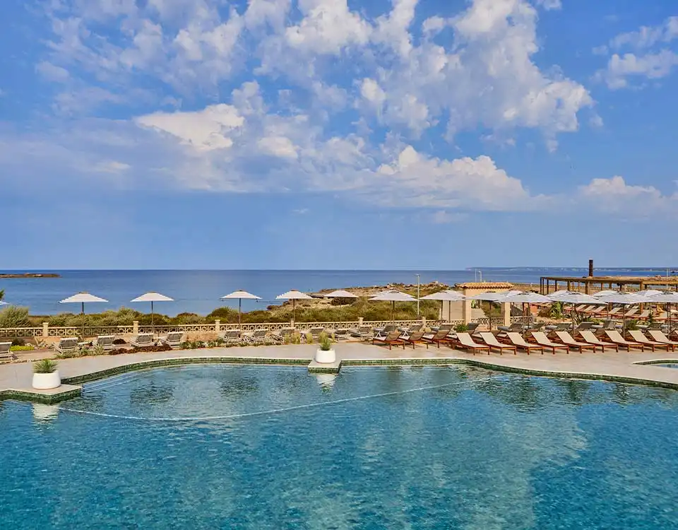 Chi siamo Chi siamo universal beach hotels